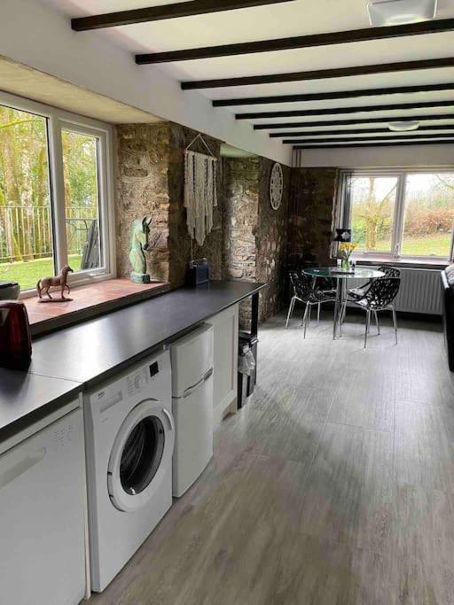 Beautiful Renovated Former Coach House Llandeilo Zewnętrze zdjęcie